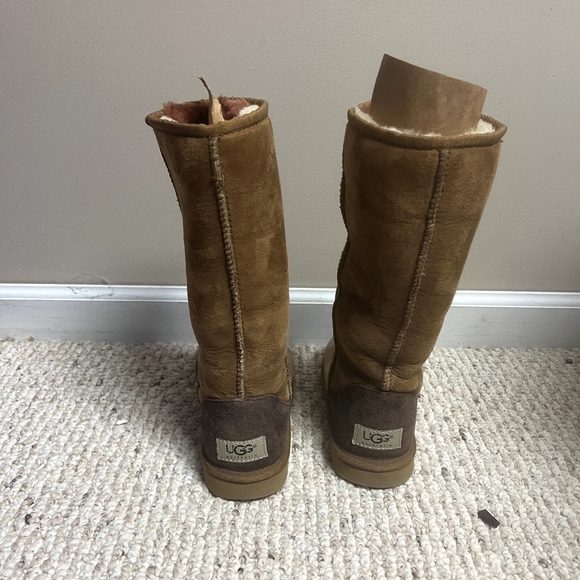 UGG Tan and Cream Women's Boots - Picture 7 of 9